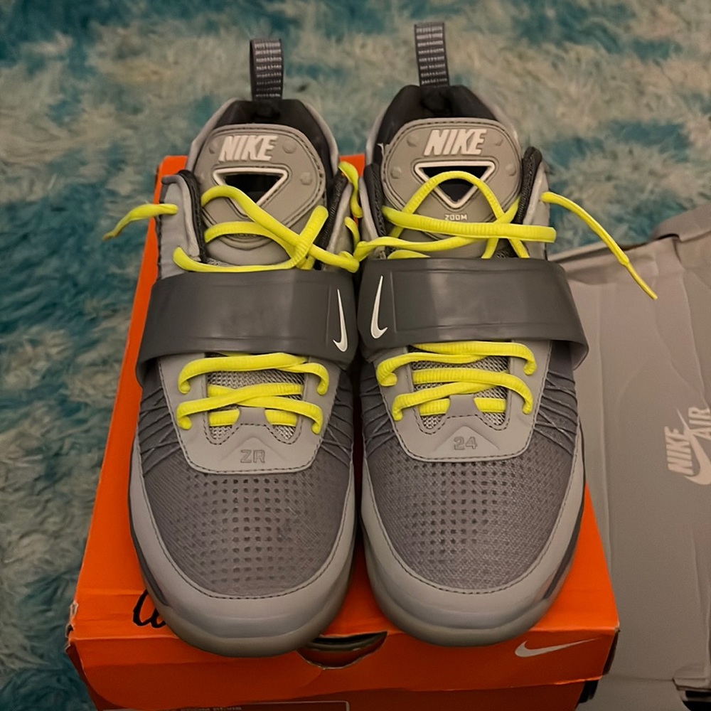 Nike zoom revis size 8.5 new